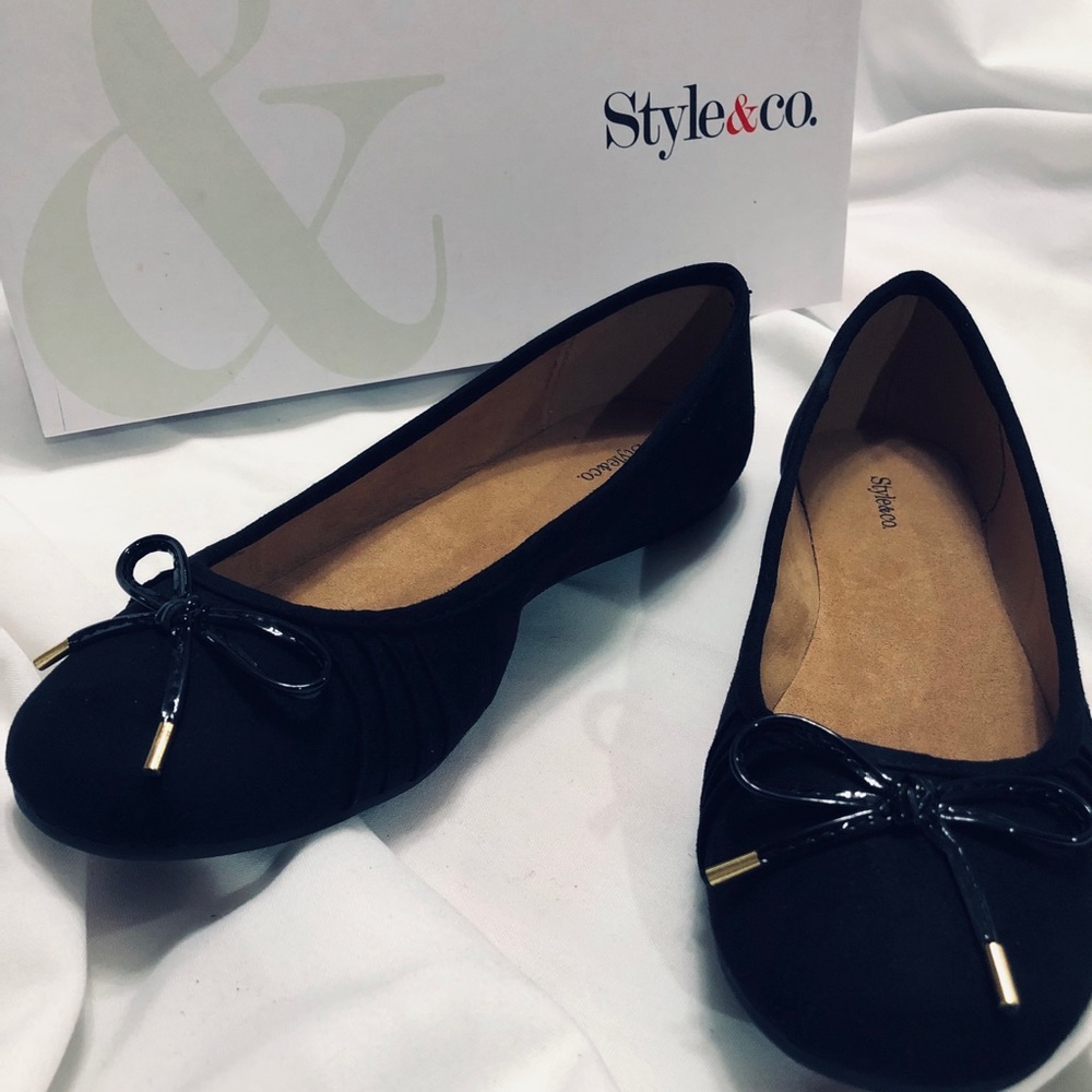 Cute Women’s Black Flats